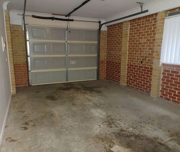 4/196-198 Burnett Street, Mays Hill, NSW 2145 - Photo 3