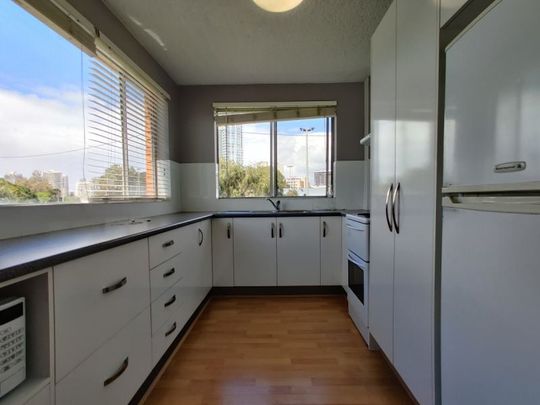 Boutique Two Bedroom Apartment - Furnished! - Photo 1