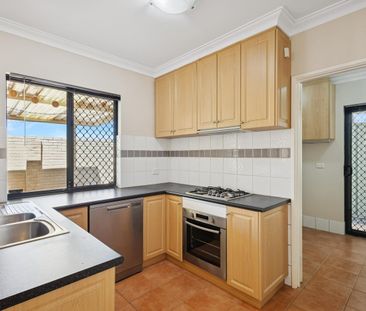 Prime Location! - Photo 2