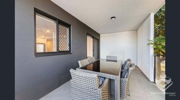 Spacious 2-Bedroom Apartment with Expansive Balcony - Photo 1