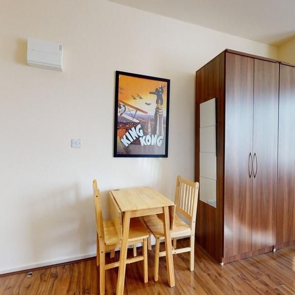 Studio to rent - Photo 1