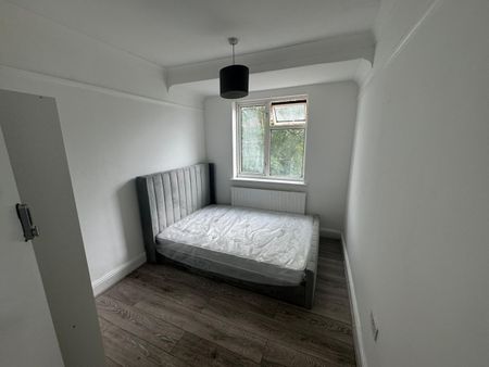 Room in a Shared Flat, Fleetwood Road, NW10 - Photo 3