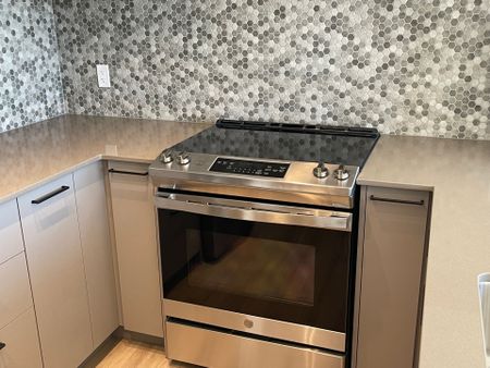 For Lease - 10 Lagerfeld Drive Unit# 415, Brampton, Ontario - Photo 2