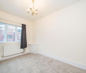 4 bedroom flat to rent - Photo 1