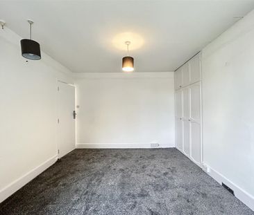 1 Bedroom Room To Let - Photo 2