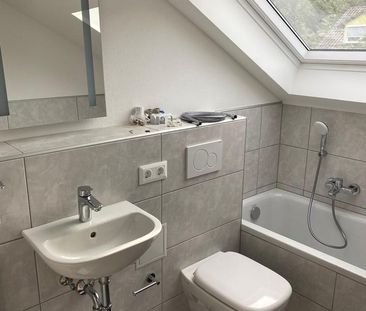 Helle 2 Zimmer Dachgeschosswohnung in Bestenheid zu vermieten - Foto 3