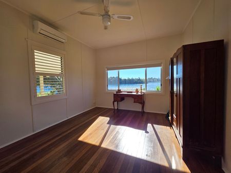 Beautifully Renovated Home with Scenic Views - Photo 3