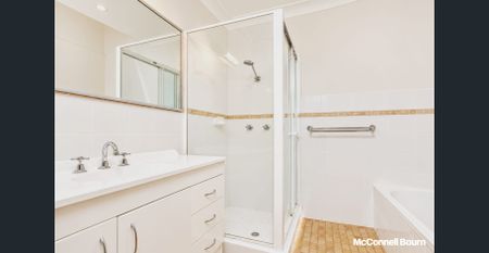 Spacious Three-Bedroom Villa in Prime Castle Hill Location - Photo 4