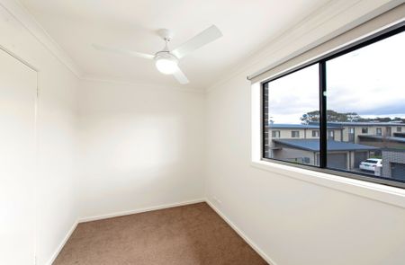 Well located Modern 3 Bedroom Townhouse - Photo 5