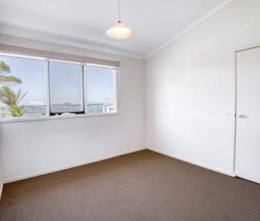 Beachfront in Batehaven - Photo 5