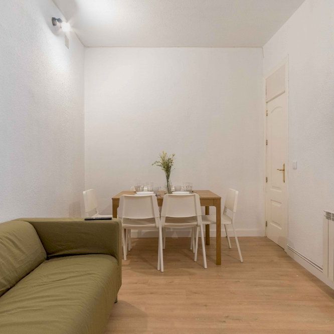 Perfect room for students in Plaza de la Marina Española - Photo 1