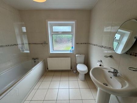 6 Windsor Parade, Whitehead, BT38 9SG - Photo 4