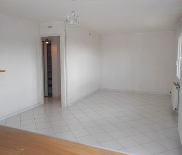 Location Appartement 3 pièces 67m² - Photo 2