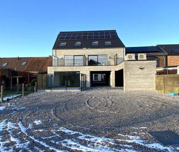 INSTAPKLAAR DUPLEX APPARTEMENT MET 3 SLPKS | TERRAS EN STAANPLAATS - Photo 1