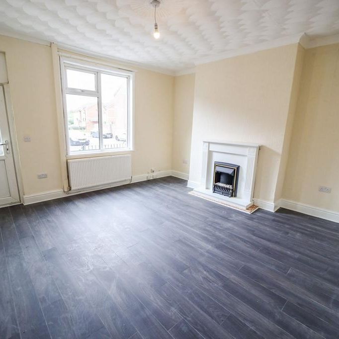3 bedroom end of terrace house to rent - Photo 1