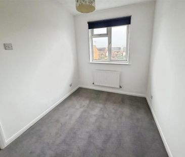 3 Bedroom House to Rent in Grace Court, Burton Latimer, Kettering, ... - Photo 4