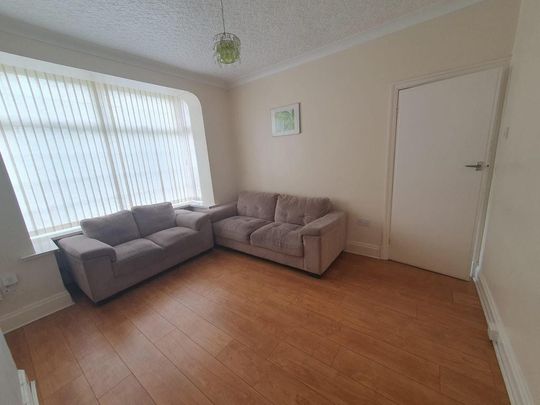 3 bedroom semi-detached house to rent - Photo 1