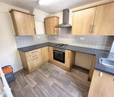 2 bedroom end of terrace house to rent - Photo 1