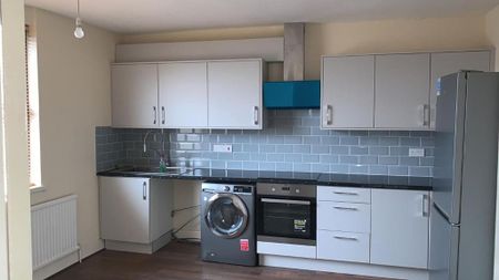 2 bedroom maisonette to rent - Photo 3