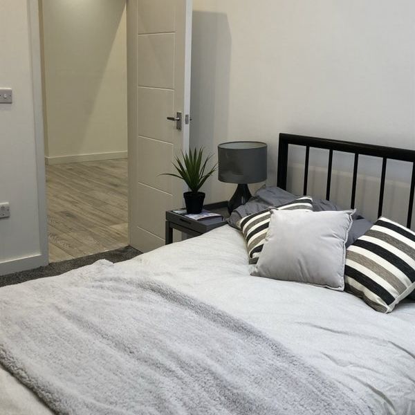 2 Bed Flat, Gibraltar House, SE26 - Photo 2