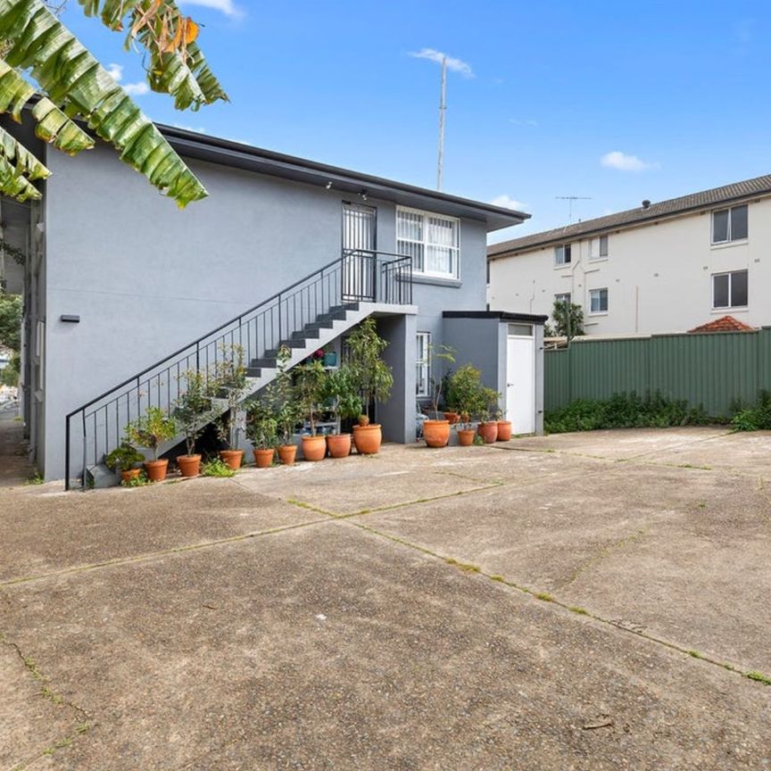 Renovated Studio Wtih Carspace - Photo 1