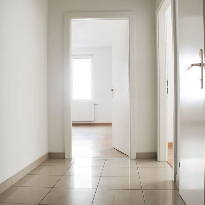 HELLE WOHNUNG MIT BLICK AUF DEN HOHEN MARKT - BEZUG FEBRUAR 2026 - Foto 1