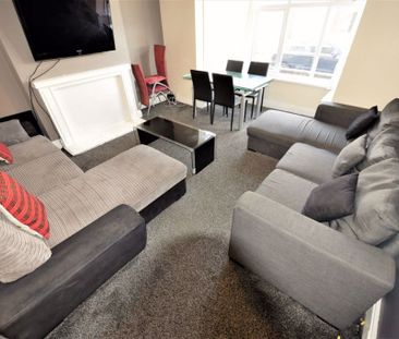 6 bedroom Flat in Estcourt Avenue, Leeds - Photo 5