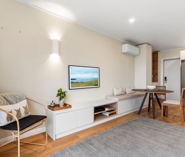 Luxurious Appointed Unit with Water Views - Photo 2