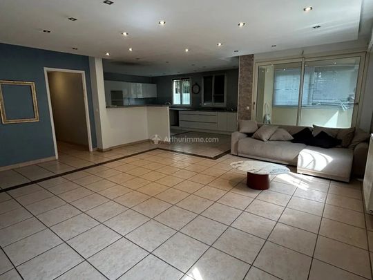Location Duplex 6 pièces 181 m2 à Villeurbanne - Photo 1