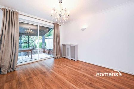 Woodford Green, Bracknell, Berkshire, RG12 - Photo 5