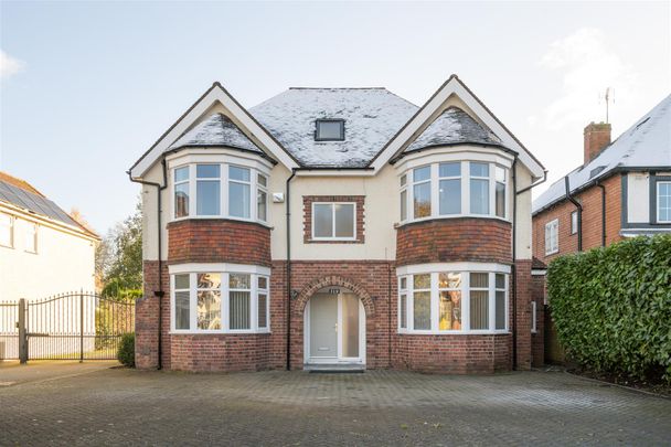 4 bed detached house to rent in Blossomfield Road, Solihull, B91 - Photo 1