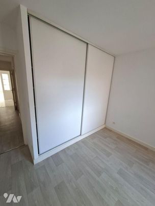 HAZEBROUCK, proximité centre ville Dans résidence de standing, grand T2 d'environ 80m2 offrant... - Photo 1