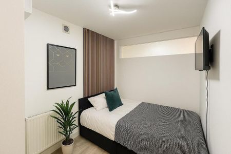 3 bedroom ground floor flat to rent - Photo 3