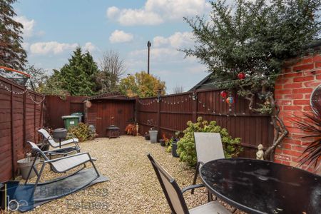 2 bedroom terraced house to rent - Photo 4