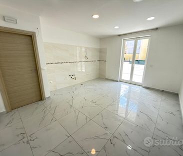 Ampio trilocale con 2 terrazzi e box cod. 028 - Photo 1