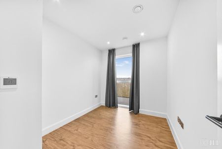 3 bedroom flat to rent - Photo 5