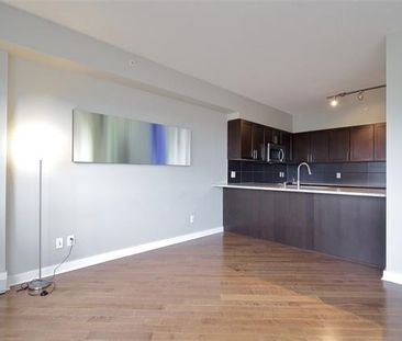 2 Br Condo For Rent In Downtown W/ Undgr. Parking & In Suite Laundry! - Photo 1