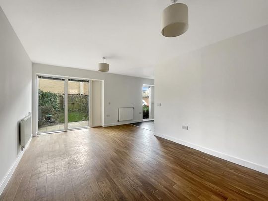 2 bedroom ground floor flat to rent - Photo 1