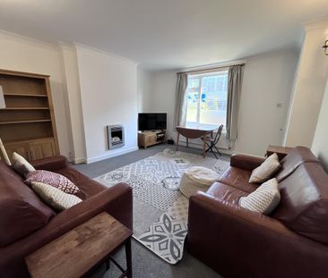 2 bedroom end of terrace house to rent - Photo 1