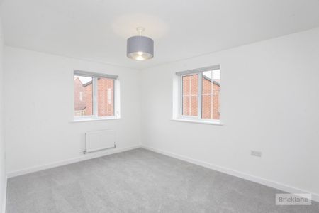 Mark Anthony Close - Photo 5