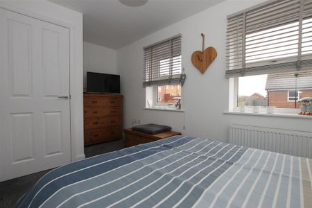 3 bedroom terraced house to rent - Photo 4