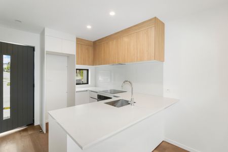 Tidy 2 bedroom townhouse! - Photo 4