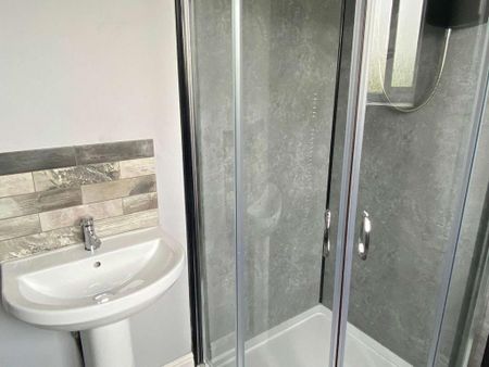 5 bedroom house of multiple occupation to rent - Photo 2