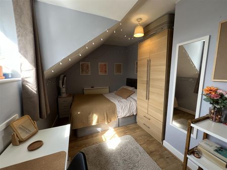 Newport View, Headingley, LS6 3BX, Leeds - Photo 2