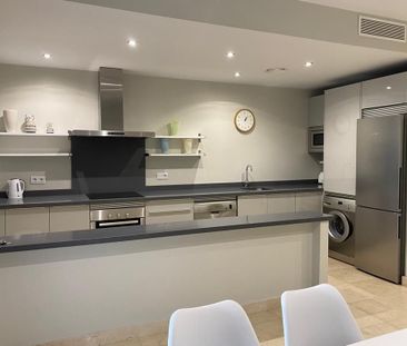 2 bedroom luxury Flat for rent in Benahavís, Andalusia - Photo 6