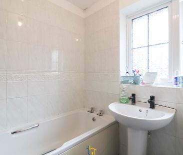 3 bedroom semi-detached house to rent - Photo 3
