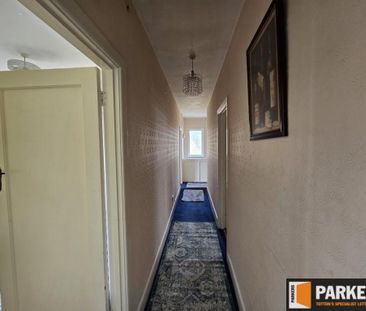 3 bedroom flat to rent - Photo 6