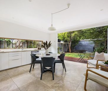 Two-bedroom semi in prime village location - Photo 5