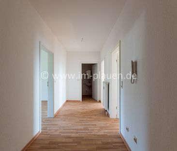 Plauen-Neundorf: 2-Zimmer-Dachgeschosswohnung mit 80 m² & Stellplatz - Photo 1