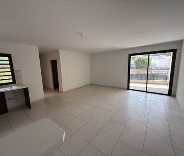 Location Appartement 3 pièces 68m² ST DENIS 97490 - Photo 1